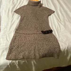 Short sleeve sweater dress with a turtleneck and a belt size L by J.J Always